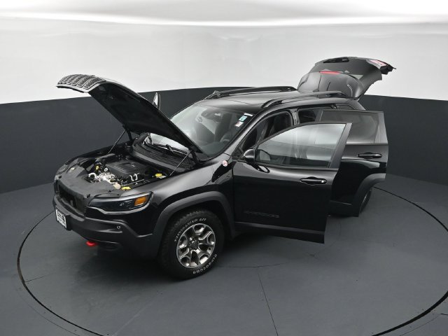 Used 2023 Jeep Cherokee Trailhawk w/ Sun & Sound Group AWD/4WD image 26