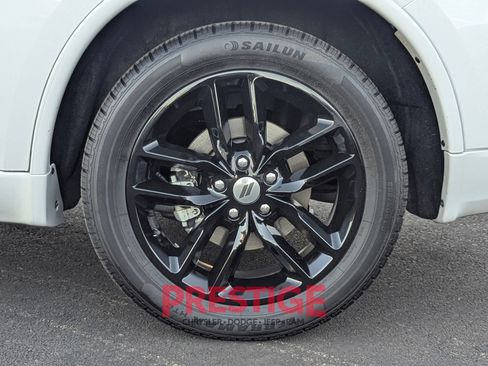Used 2024 Dodge Durango GT RWD image 17