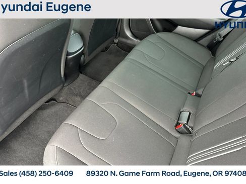 Used 2022 Hyundai Elantra SEL image 15