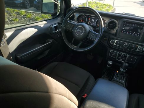 Used 2018 Jeep Wrangler Unlimited Sport S image 19