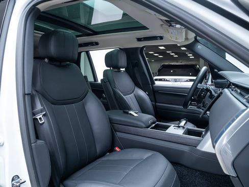 Used 2025 Land Rover Range Rover SE AWD/4WD image 26