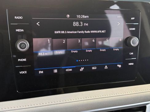 New 2026 Volkswagen Taos SE FWD image 25