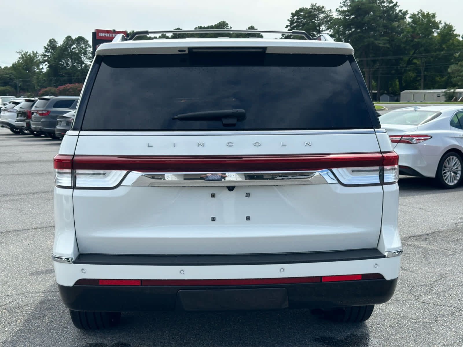 Used 2024 Lincoln Navigator Reserve AWD/4WD image 9