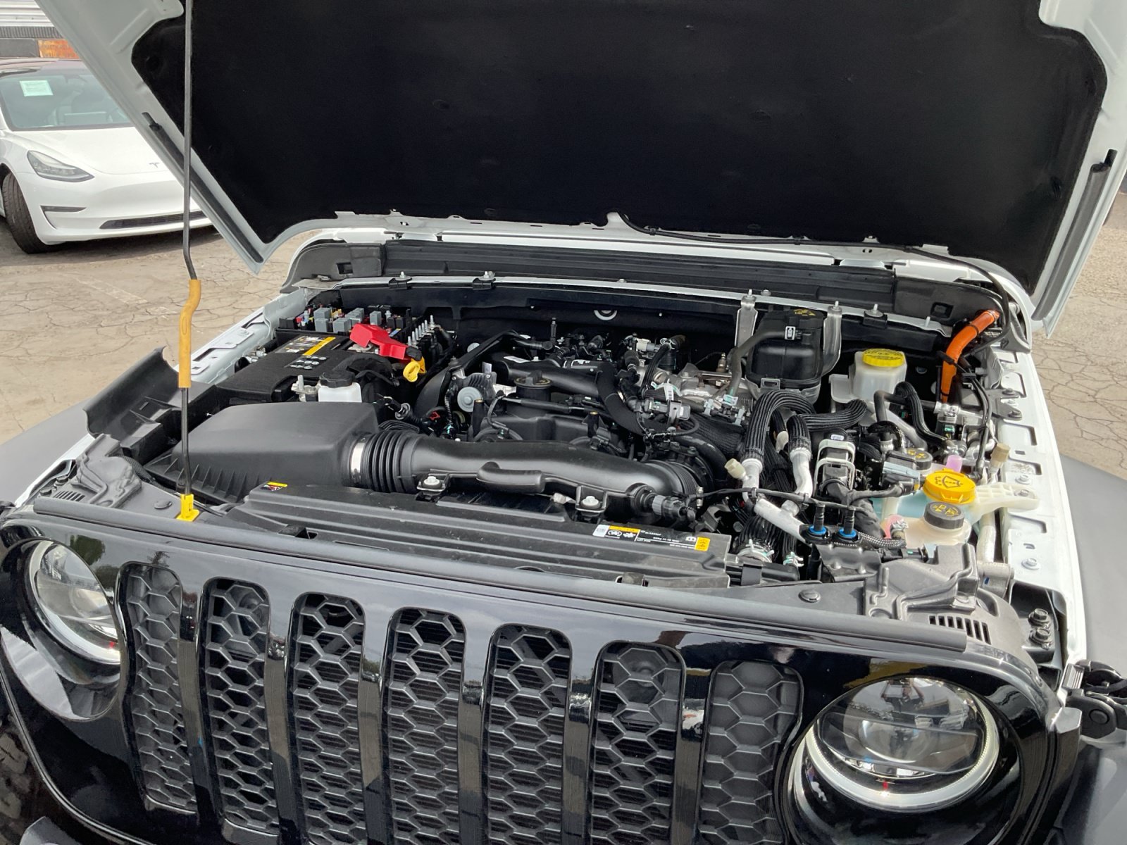 Used 2023 Jeep Wrangler Unlimited w/ Convenience Group AWD/4WD image 23