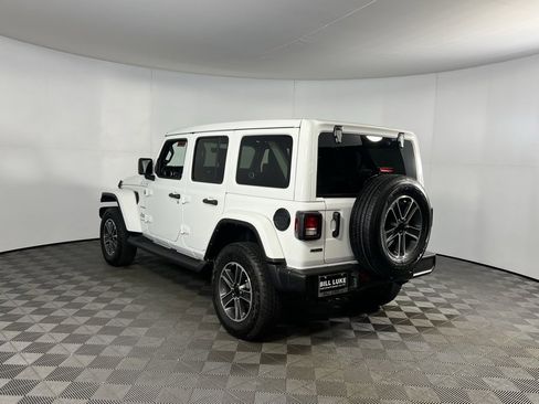 Used 2023 Jeep Wrangler Sahara w/ Cold Weather Group image 9