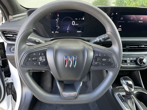 Used 2025 Buick Envista Preferred image 28