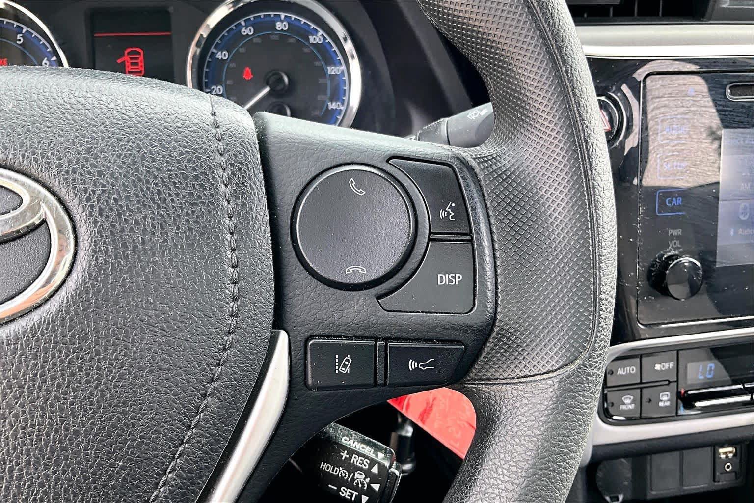 Used 2018 Toyota Corolla LE FWD image 23
