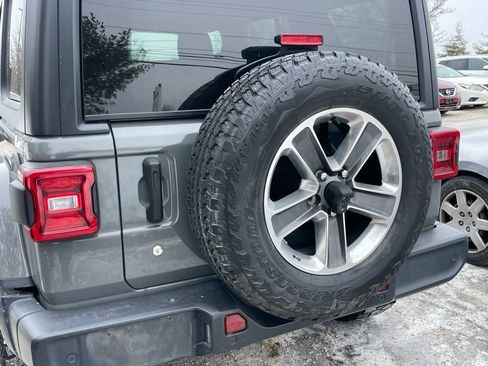 Used 2018 Jeep Wrangler Unlimited Sahara w/ Dual Top Group image 30