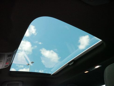 Certified 2025 Volkswagen Jetta GLI Autobahn w/ GLI Black Package image 34