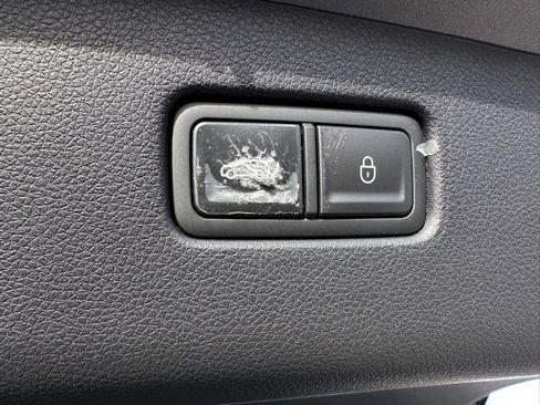 Used 2023 Genesis GV70 2.5T w/ Sport Prestige Package image 14