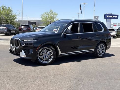 Used 2024 BMW X7 xDrive40i AWD/4WD image 2