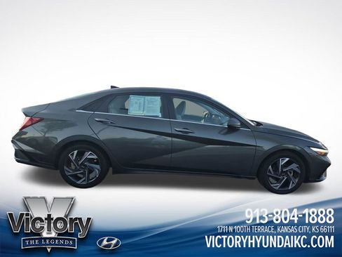 Used 2024 Hyundai Elantra Limited FWD image 6