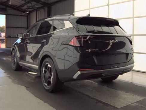Certified 2026 Kia Sportage EX w/ EX Panorama Roof Package FWD image 5