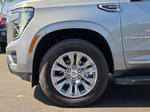 Used 2025 GMC Yukon Denali AWD/4WD image 9