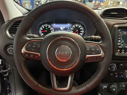 Used 2022 Jeep Renegade Latitude w/ Sun/Sound Group image 13