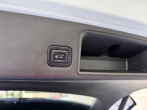 Used 2022 GMC Terrain SLT w/ LPO, Floor Liner Package FWD image 13