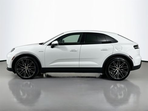 New 2024 Porsche Macan 4 Electric image 2