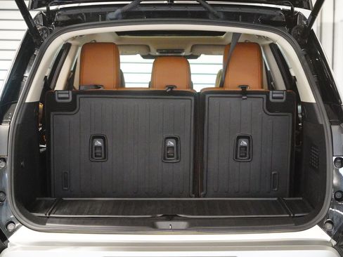 Used 2024 Nissan Pathfinder Platinum w/ Cargo Package AWD/4WD image 34