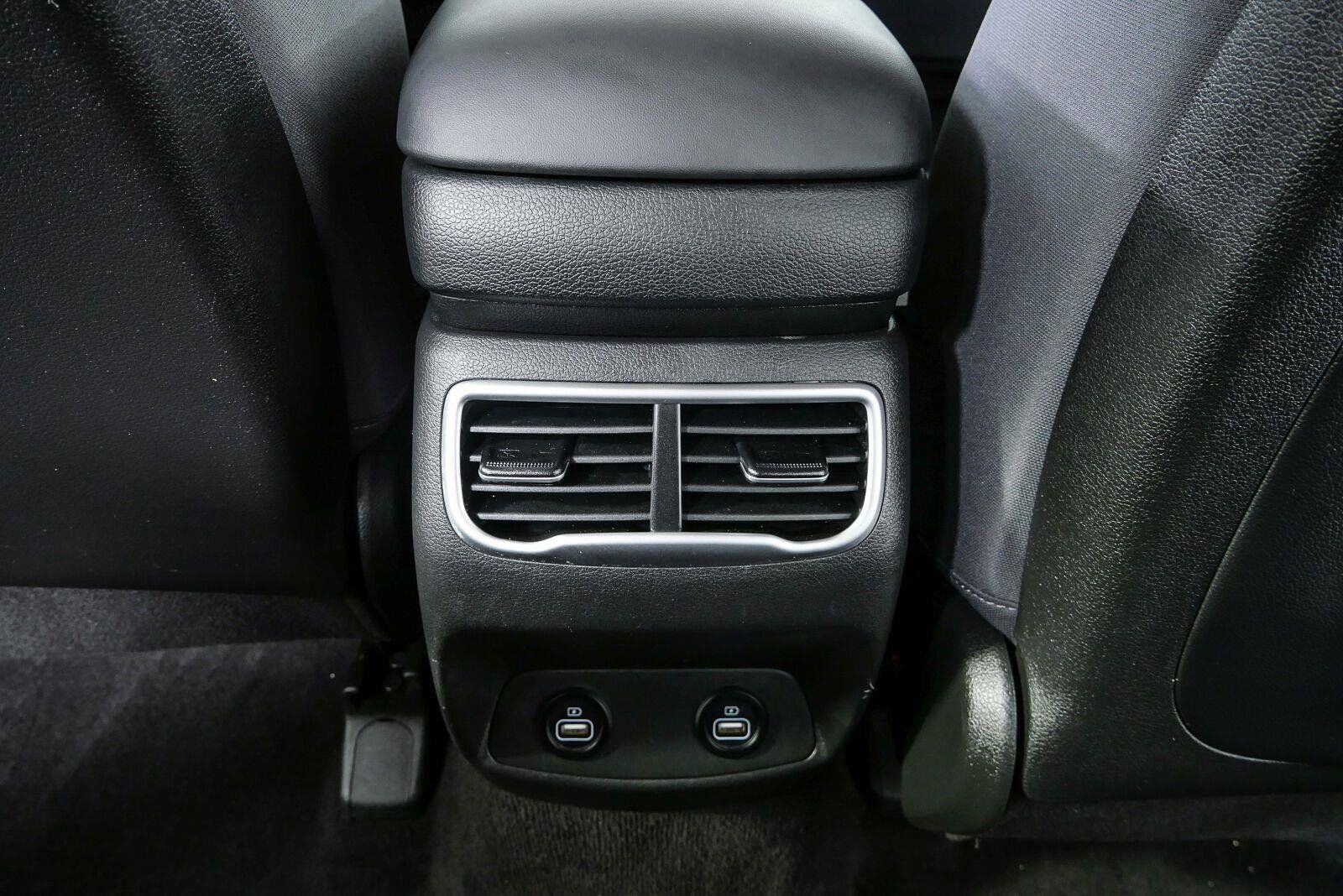 Used 2023 Hyundai Santa Fe SE FWD image 18