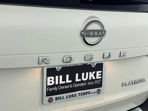 Used 2023 Nissan Rogue Platinum image 12