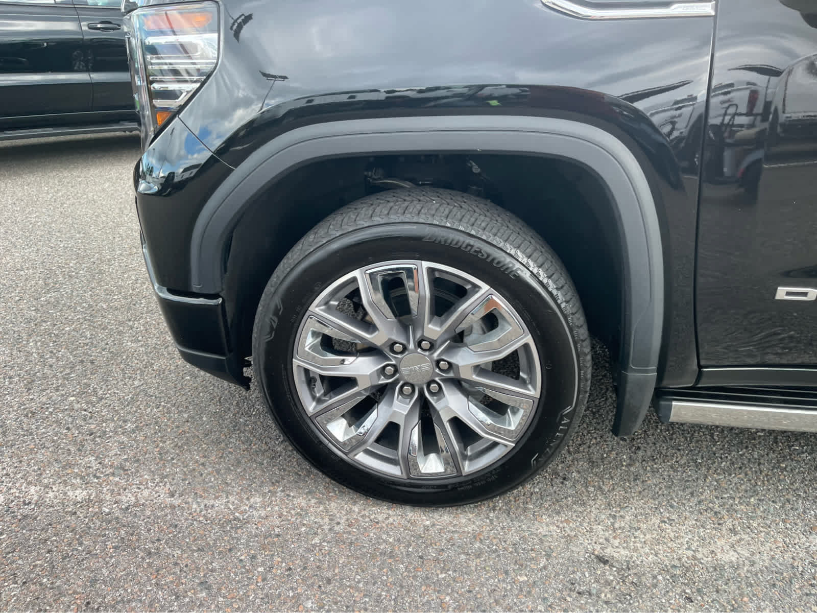 Used 2024 GMC Sierra 1500 Denali AWD/4WD image 9