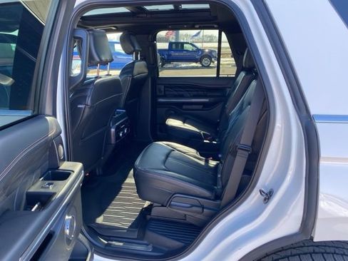 Used 2024 Ford Expedition Platinum image 16