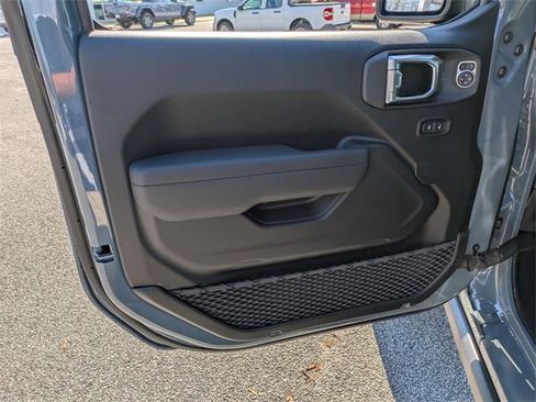 New 2026 Jeep Wrangler Unlimited Rubicon image 11