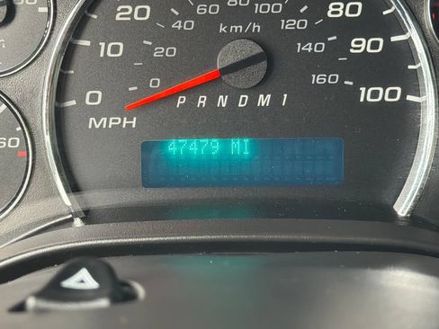 Used 2019 Chevrolet Express 2500 w/ Driver Convenience Package RWD image 15
