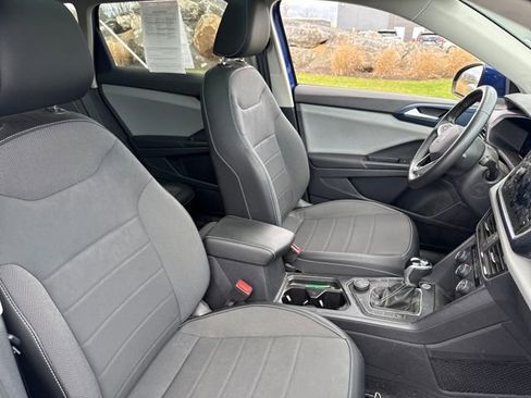 Used 2022 Volkswagen Taos SE image 13