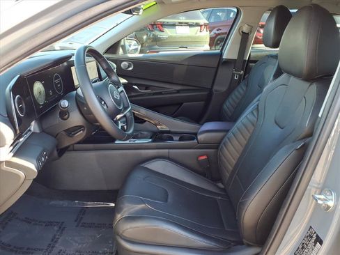 Certified 2022 Hyundai Elantra Limited image 19