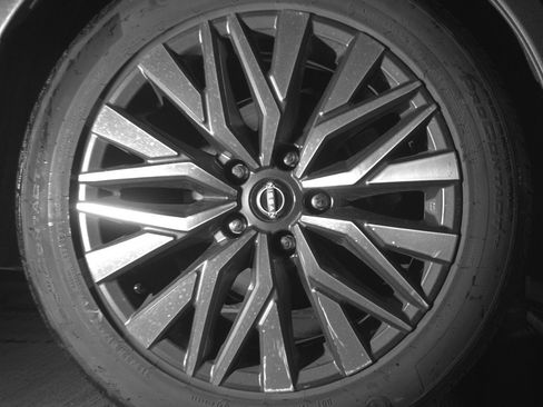 Used 2025 Nissan Altima 2.5 SV FWD image 15