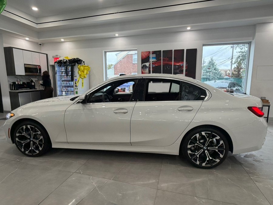Used 2025 BMW 330i Sedan w/ Convenience Package RWD image 5