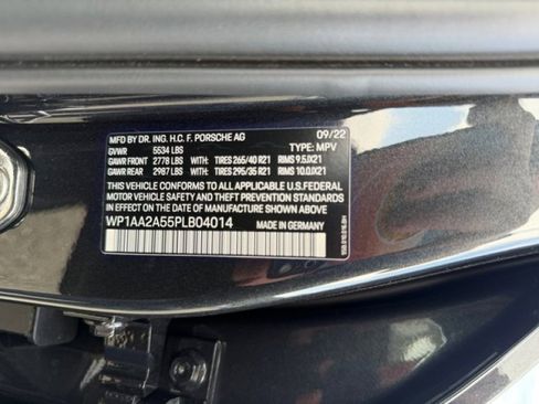 Used 2023 Porsche Macan w/ Premium Package Plus image 23