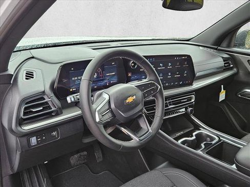 New 2026 Chevrolet Traverse LT image 3