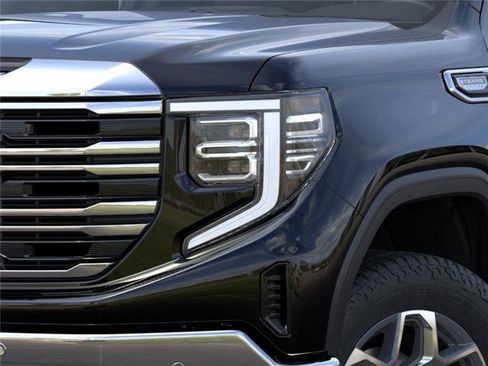 New 2026 GMC Sierra 1500 SLT image 10