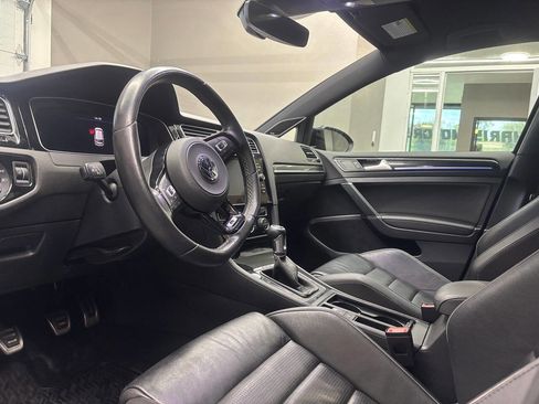 Used 2018 Volkswagen Golf 4-Door AWD/4WD image 18