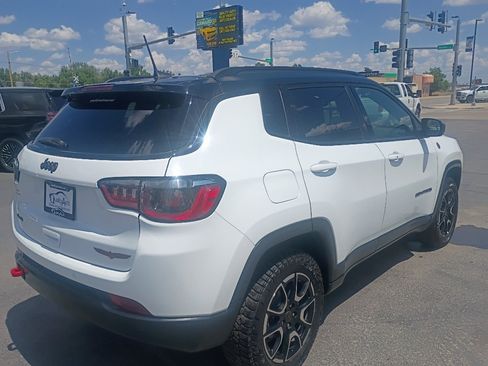 Used 2025 Jeep Compass Trailhawk AWD/4WD image 6