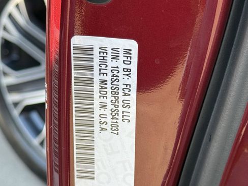 Used 2023 Jeep Wagoneer L Series II image 29