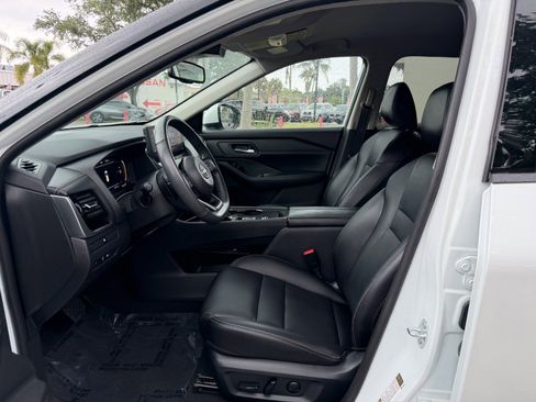 Certified 2024 Nissan Rogue SL FWD image 10