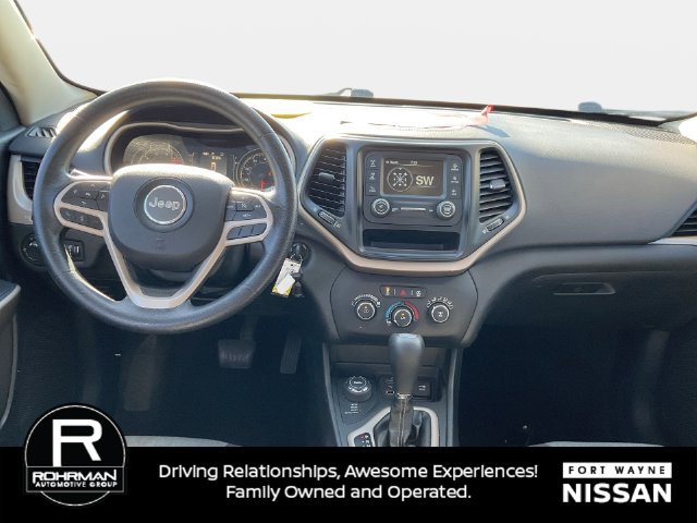 Used 2017 Jeep Cherokee Sport AWD/4WD image 12