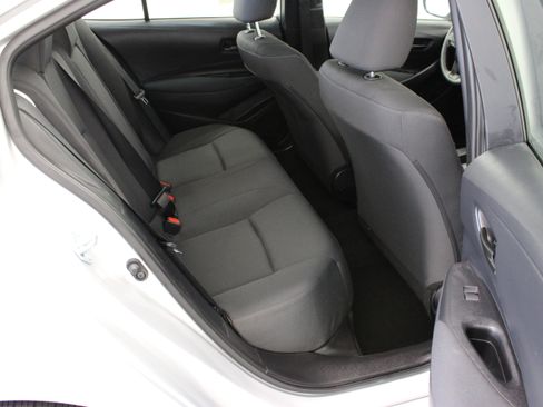 Used 2025 Toyota Corolla LE FWD image 29