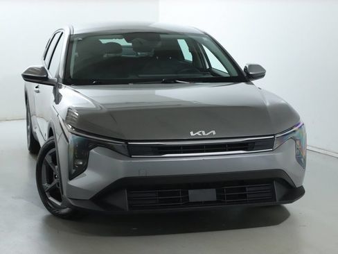 Used 2025 Kia K4 FWD image 2
