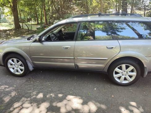 Used 2008 Subaru Outback 2.5i Limited L.L. Bean image 5