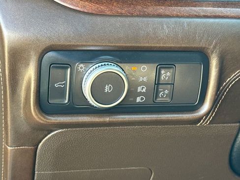 Used 2022 Ford Explorer King Ranch w/ Premium Technology Package AWD/4WD image 26
