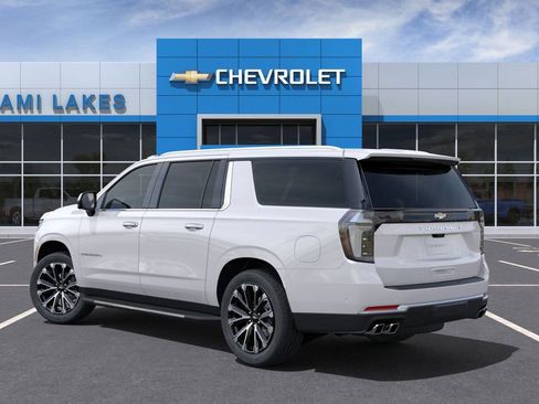 New 2025 Chevrolet Suburban High Country image 3
