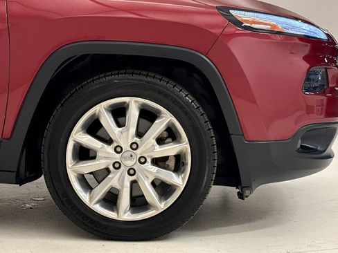 Used 2016 Jeep Cherokee Limited w/ Luxury Group FWD image 6