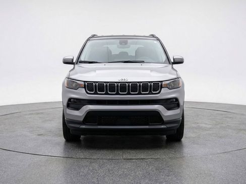 Used 2025 Jeep Compass Limited image 2