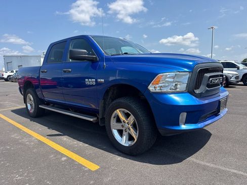 Used 2017 RAM 1500 Express AWD/4WD image 3