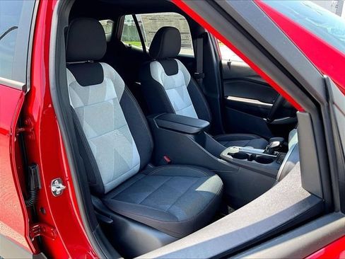 New 2026 Chevrolet Trax RS w/ Sunroof Package FWD image 28