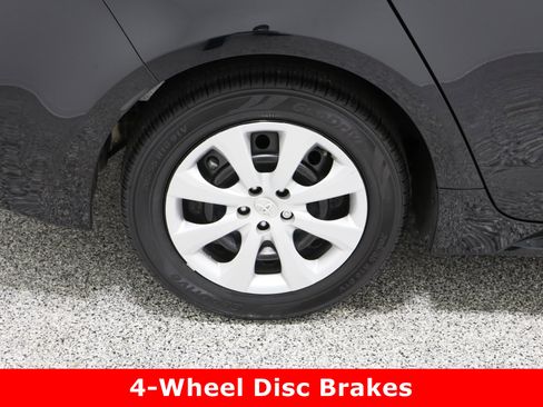 Used 2024 Toyota Corolla LE image 6